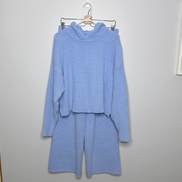 Aerie Marshmallow Hoodie and Matching Marshmallow Trousers - Picture 4 of 8